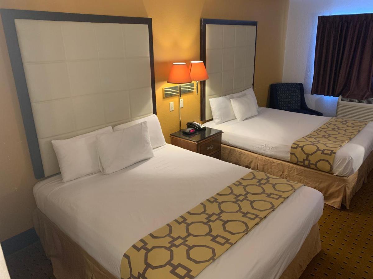 Brentwood Inn & Suites Хобс Екстериор снимка