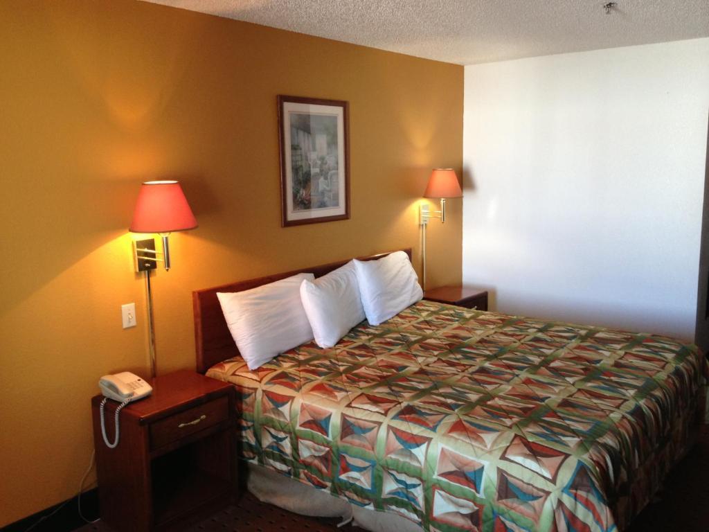 Brentwood Inn & Suites Хобс Екстериор снимка