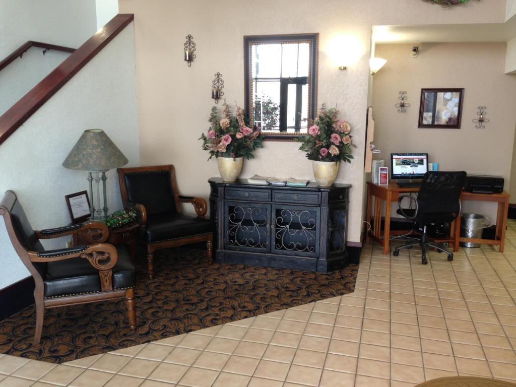 Brentwood Inn & Suites Хобс Екстериор снимка