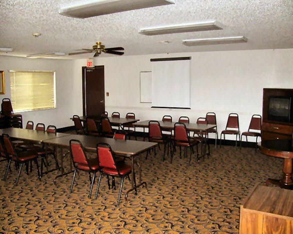 Brentwood Inn & Suites Хобс Екстериор снимка